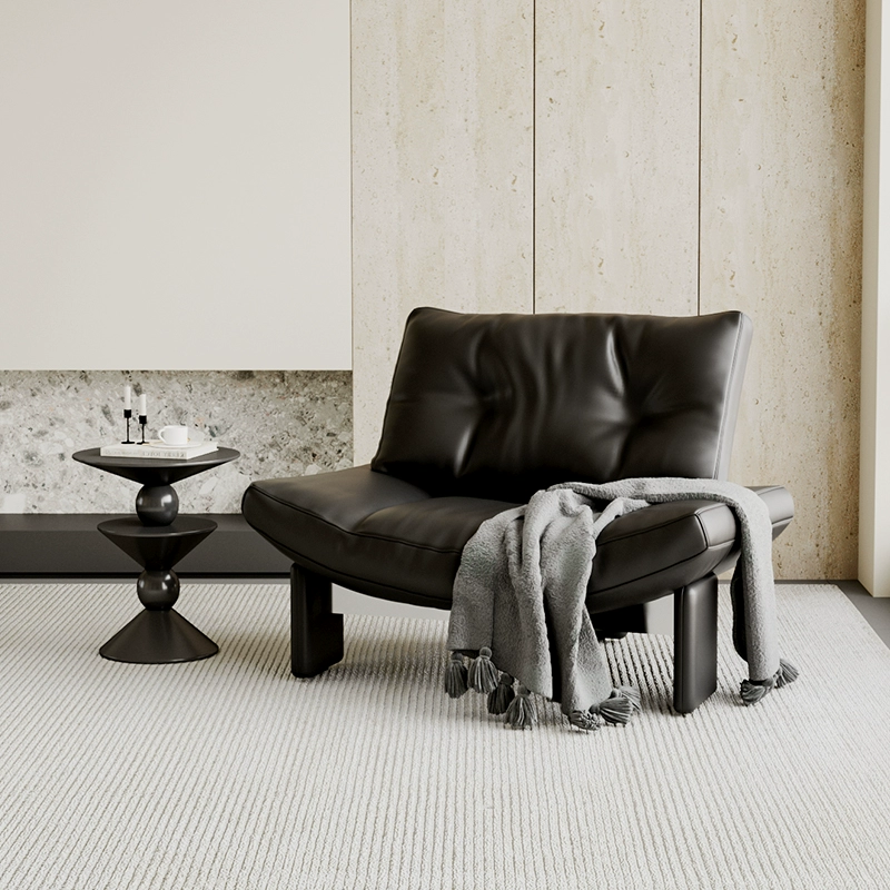 Minotti Emmi armchair in leather