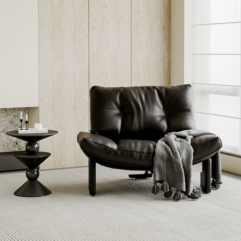 Minotti Emmi armchair in leather